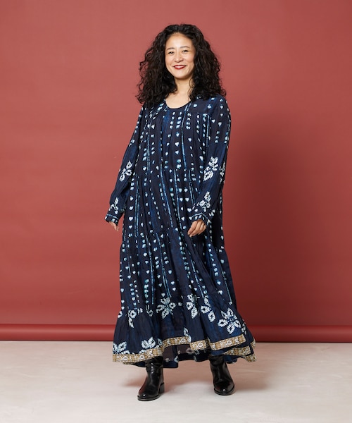 Freadaフリークスストア シボリ プリント ティアード ワンピース ネイビー シボリ プリント ティアード ワンピース｜フリークスストアの