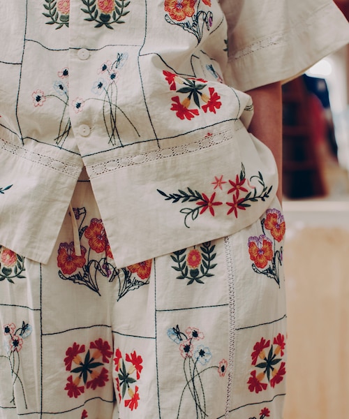 パッチワーク花刺繍シャツ｜フリークスストアの通販｜&mall（アンド