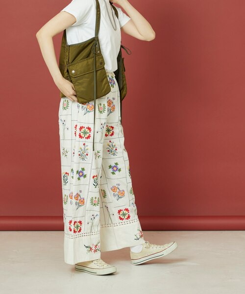 パッチワーク花刺繍パンツ｜フリークスストアの通販｜&mall