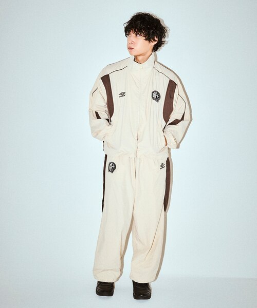 T*3様 UMBRO go!go!vanillas ナイロントラックパンツ ホワ UMBRO × go!go!vanillas ナイロントラックジャケット｜フリークス