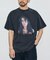 【EXCLUSIVE】 Amy Winehouse / エイミー・ワインハウス グラフィッククルーネックTシャツ