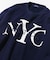 リラックスフィット NYCロゴ クルーネックスウェット