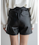 ベルト付きフェイクレザーショートパンツ
