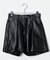 ベルト付きフェイクレザーショートパンツ