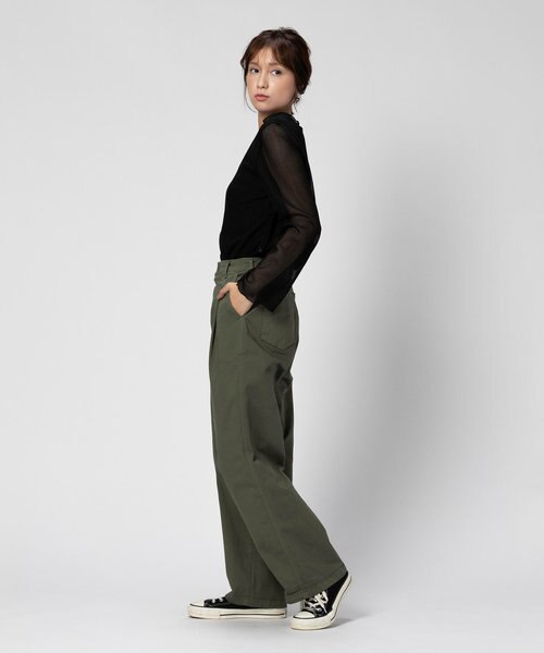 Jiyong Kim ベルト付きサンブリーチタック入りトラウザー Jiyong Kim ベルト付きサンブリーチタック入りトラウザー Jiyong