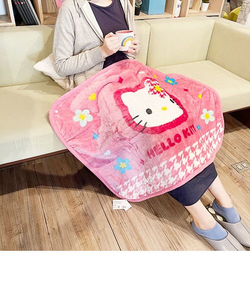 サンリオ ハローキティ ブランケット（ボタン付き） ひざ掛け
