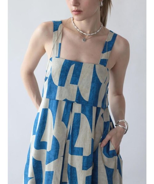 バックリボン幾何学柄ワンピース｜メドックの通販｜&mall（アンド