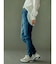裾スリット入りデニムパンツ