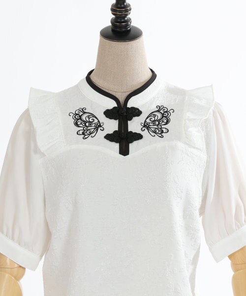 チャイナ蝶刺繍半袖ブラウス｜アクシーズファムの通販｜&mall（アンド 