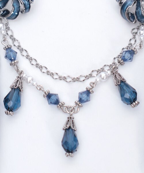 彼岸花イヤリング＆襟クリップ｜アクシーズファムの通販｜&mall