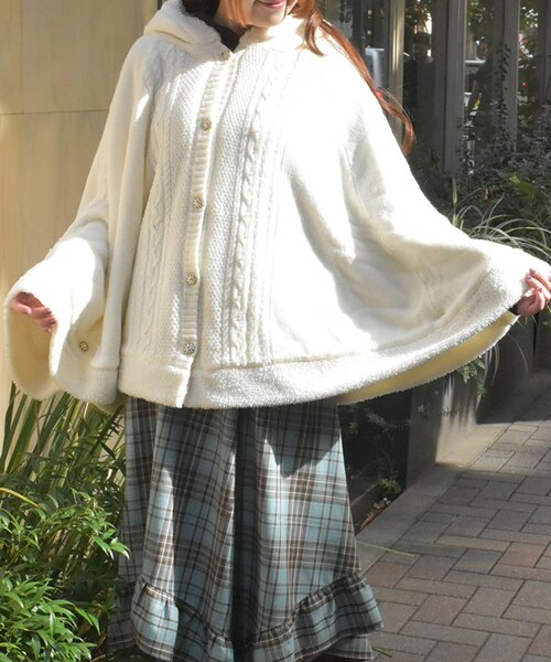 パール裏ボアニットポンチョ｜アクシーズファムの通販｜&mall（アンド