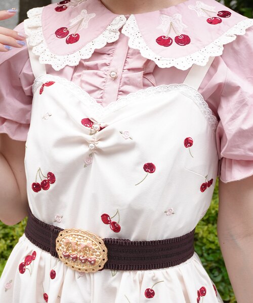 姉Can掲載アプ❥ローズ刺繍プルオーバー CanCam4月号発売しました〜 今月からよろしくお願いします🌸