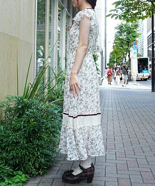 243.※ブライスアウトフィット※黒の花柄※クラシカルワンピース 243.※ブライスアウトフィット※黒の花柄※クラシカルワンピース 243