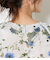 ルミナスフラワープリント 8分袖シャーリングブラウス