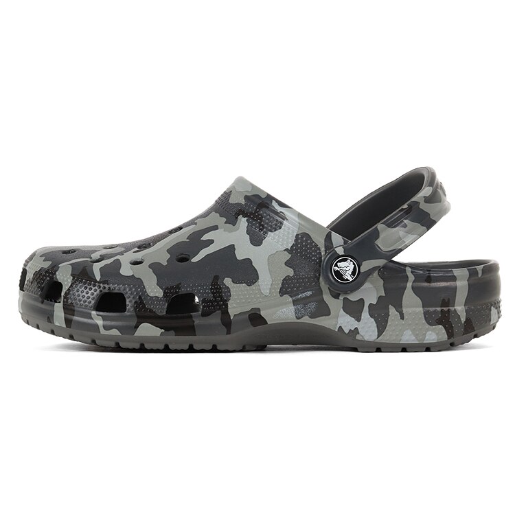 crocs クロックス CLASSIC PRINTED CAMO CLOG クラシック プリンテッド カモ クロッグ 206454-0IE スレート グレー/マルチ｜ネクストフォーカスの通販｜&mall（アンドモール）三井ショッピングパーク公式通販