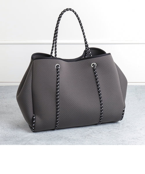 最終価格！新品未使用今季DIANA ダイアナフリル付きトートバッグ大 Amazon | [ダイアナ] ハンドバッグ 黒 ブラック 186175400001