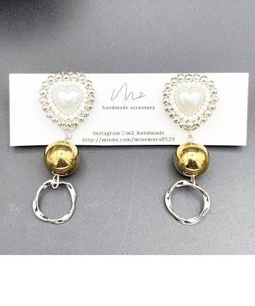 マルモ ♦︎14kgfマザーオブパールハートカービングピアス 桜ふわり ピンクマザーオブパールのアシンメトリーロングピアス