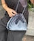 カラビナ付きベロアスタッズ巾着BAG