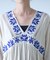 【aguni】刺繍Vネックフレアスリーブワンピ