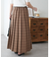 プリーツロングスカート