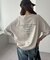 【ユニセックス】スプレー加工コーポレートグラフィックTシャツ