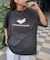 【ユニセックス】スプレー加工コーポレートグラフィックTシャツ