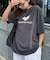 【ユニセックス】スプレー加工コーポレートグラフィックTシャツ