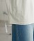 【ユニセックス】スプレー加工コーポレートグラフィックTシャツ