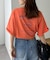 【ユニセックス】ミックスフォントバックグラフィックTシャツ