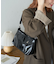 ジップ使いショルダーバッグ