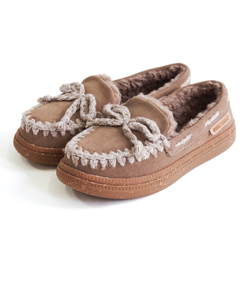 【美品】MINNETONKA　モカシン　ムートンミネトンカ24 MINNETONKA/ミネトンカ】24M08 ボアモカシン｜ミネトンカの通販｜&mall