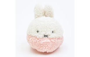 何度でも起き上がる健気さにキュン。ミッフィーのもこもこボアがキュートな癒し度満点「ぬいコロン」