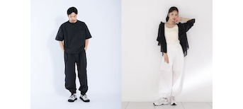 骨格ナチュラル:ゆったりサイズとロングジレ・厚底スニーカーのレイヤードでこなれ感を演出
