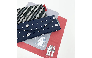 ムーミンたちがオシャレに眼鏡を守る！ジャガード織のメガネケースは贈り物にも◎