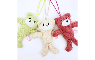 クラシックとモダンが調和する、クマアンドベアープロデュース『チェコチェコベア』。ヨーロッパの洗練をまとった大人のテディベア。