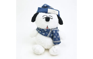 スヌーピーとオラフの冬仕様マスコット。ニット素材が最高に可愛い！