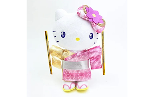 輝く！マツケンキティのぬいぐるみはキラキラオーラ満載。