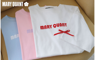 袖リボンが映えるデザインTシャツ