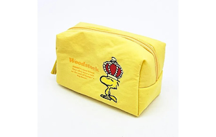 PEANUTSのアップリケ刺繍が大人かわいいポーチで毎日に楽しさをプラス