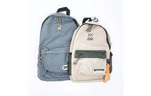 星のカービィがついにOUTDOORとコラボ。シンプルな定番のデイパックは鉄板アイテムです。