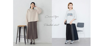 ラフなトップス×プリーツスカートの大人カジュアルも人気
