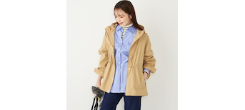 提案:ベージュマウンテンパーカー+厚手スウェット(ワンピース/上下)