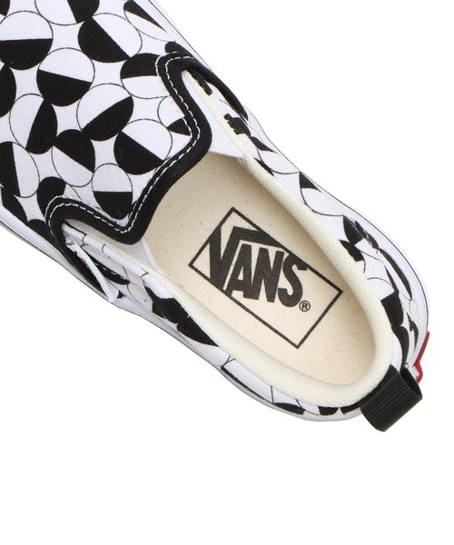 V98CS GACHA SLIP ON(14-20) BLACK CAPSULE 622698-0001 | ABC-MART 