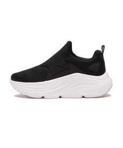 379077　W PROWL 680 SLIP ON　*01BLK/WHT　638353-0001