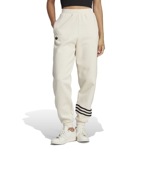 IB7320 W NEW CL JOGGERS WONDERWHITE 666225-0001 | ABC-MART