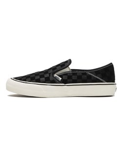 VN0A4BX8T5O　SLIP-ON VR3 SF　BLK/MLT/MARSH　667503-0001