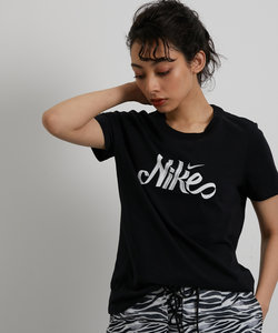 【NIKE】ナイキ Dri-FIT スクリプト ショートスリーブTシャツ ウィメンズ