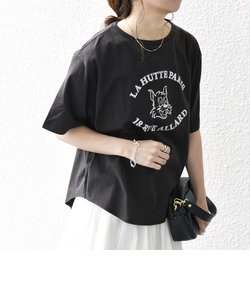 La Hutte:〈洗濯機可能〉ラウンドヘム ロゴ プリント TEE