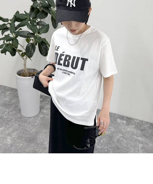 ”DEBUT”プリントTシャツ