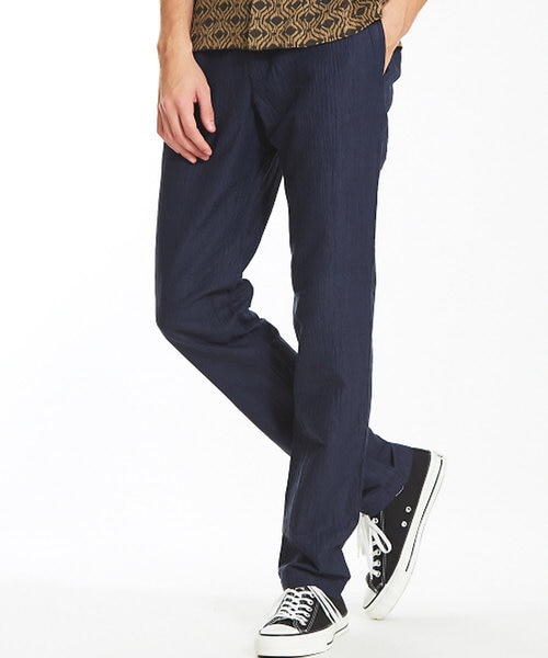 清潔感のあるスタイルになるアンクルパンツのメンズコーデ Mall